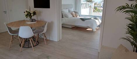 Apartment | 1 bedroom, iron/ironing board, travel crib, free WiFi