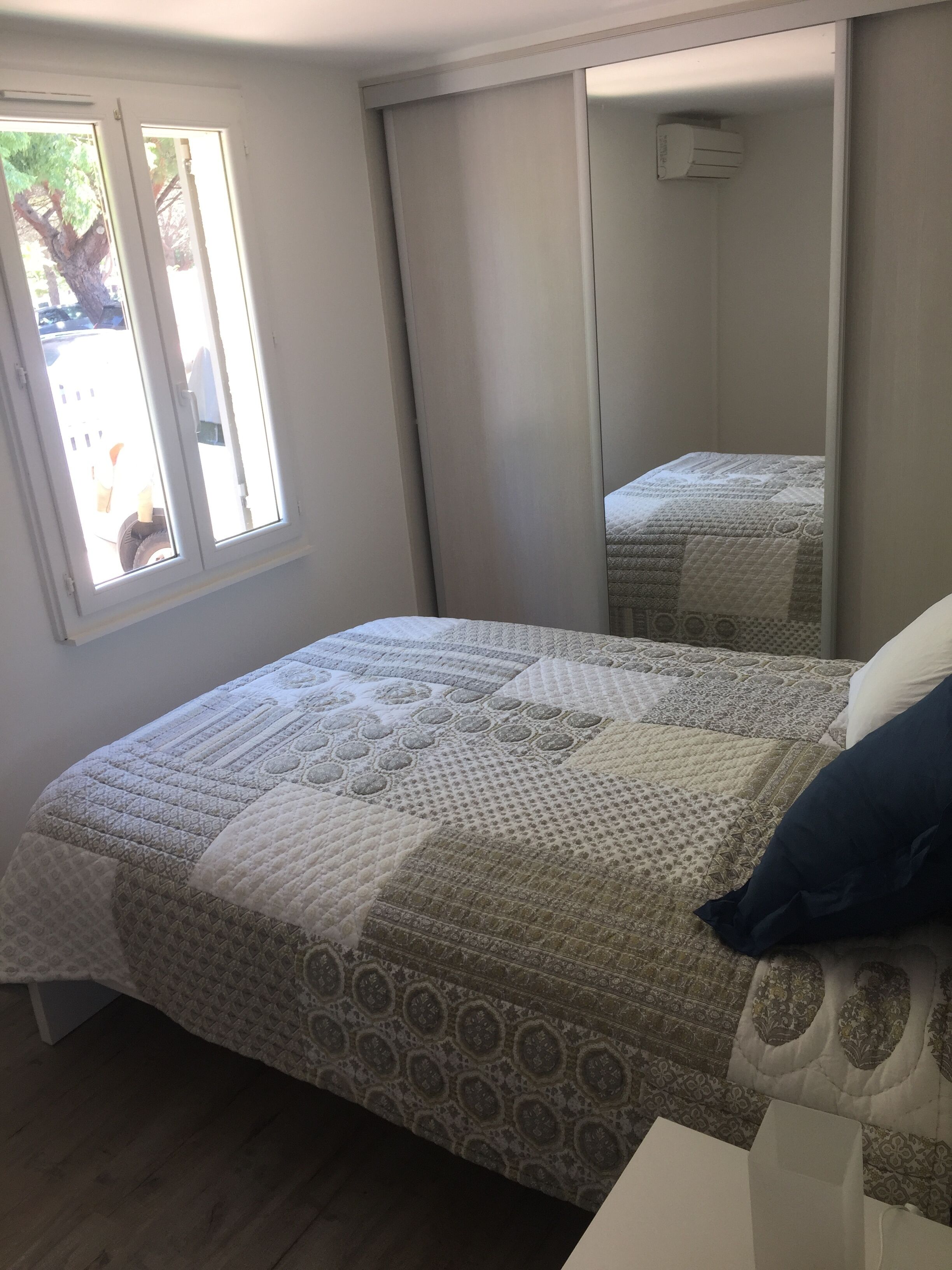 3 bedrooms, iron/ironing board, travel crib, free WiFi