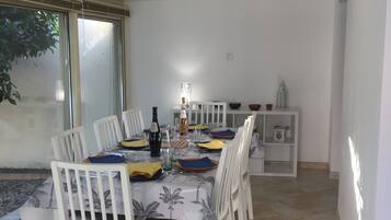 تناول الطعام