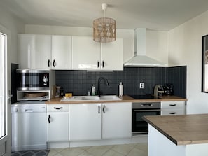 Køleskab, mikrobølgeovn, ovn, opvaskemaskine