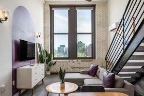 Smart TV - Sosuite | Studio Loft w W/D, Gym, Lounge (Philadelphia)