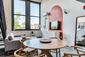 Dining - Sosuite | Studio Loft w W/D, Gym, Lounge (Philadelphia)