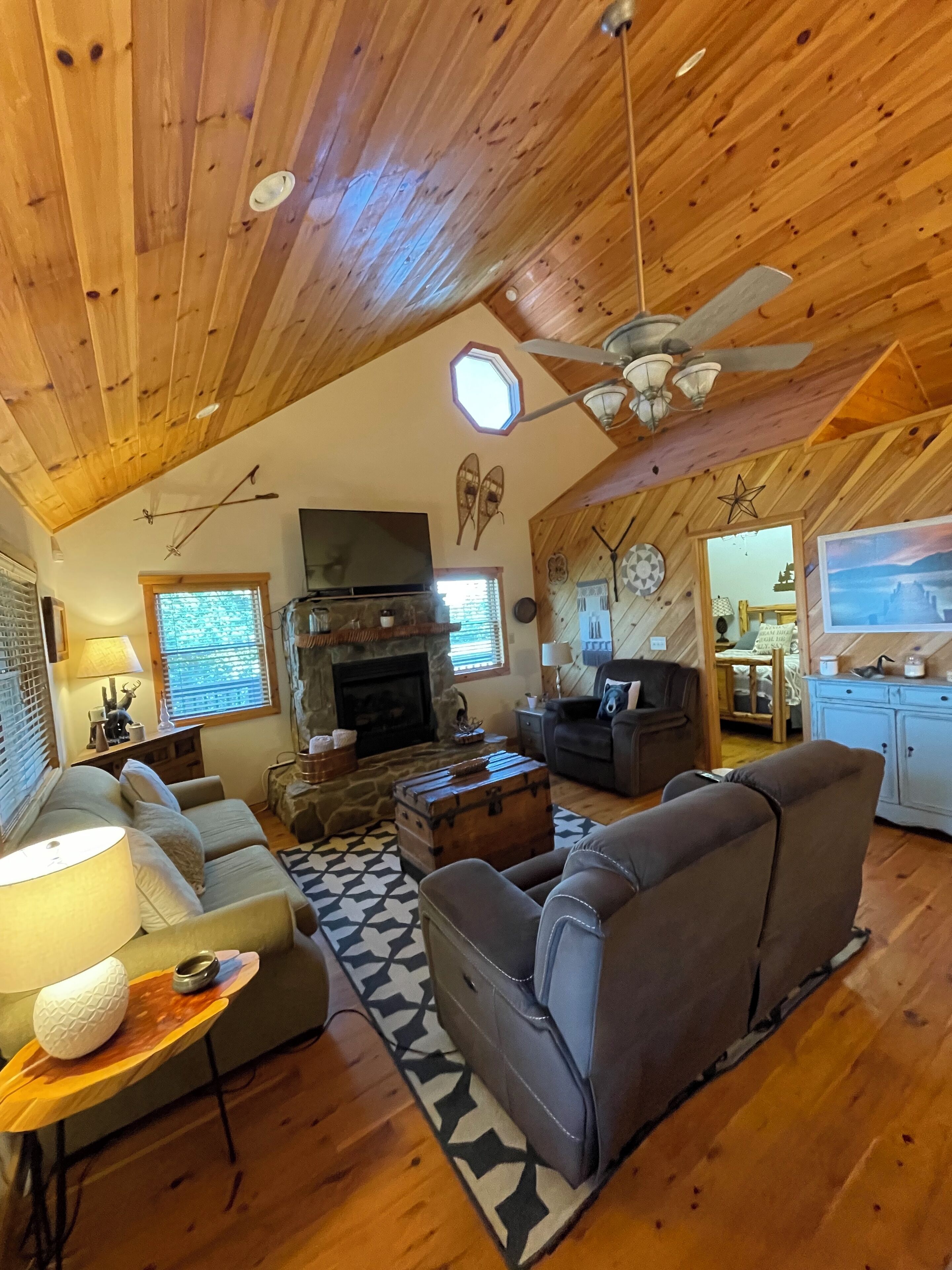 Buck Mtn Cabin with sunset VIEWs for Miles!  Close to Boone and Blowing Rock. 