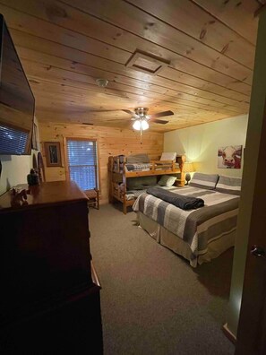 2 bedrooms, desk, free WiFi, bed sheets - Panoramic views•Endless relaxation! Blue Ridge Pky (Purlear)