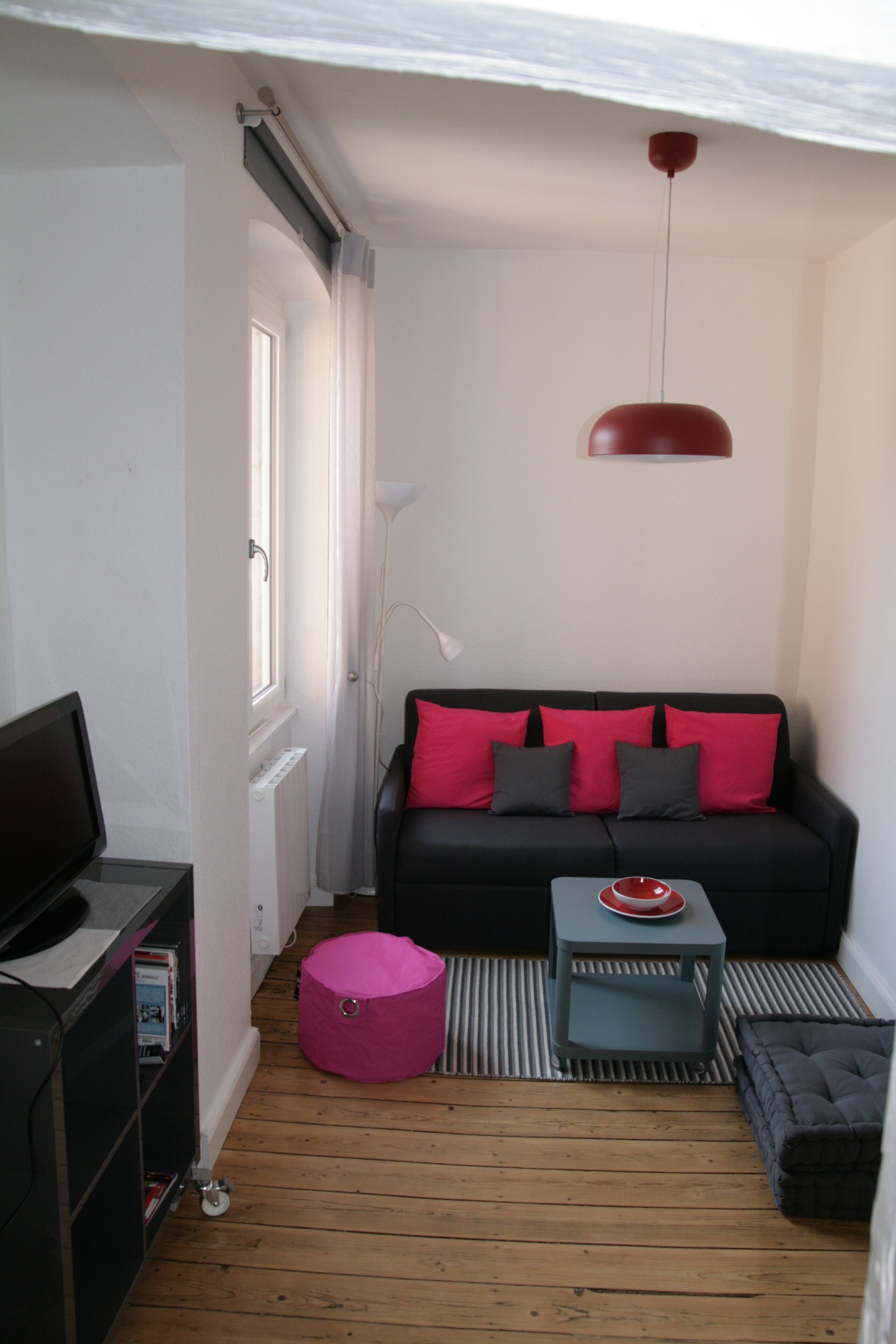 NEW quiet, comfortable & bright 2 rooms appt close to Cathedral