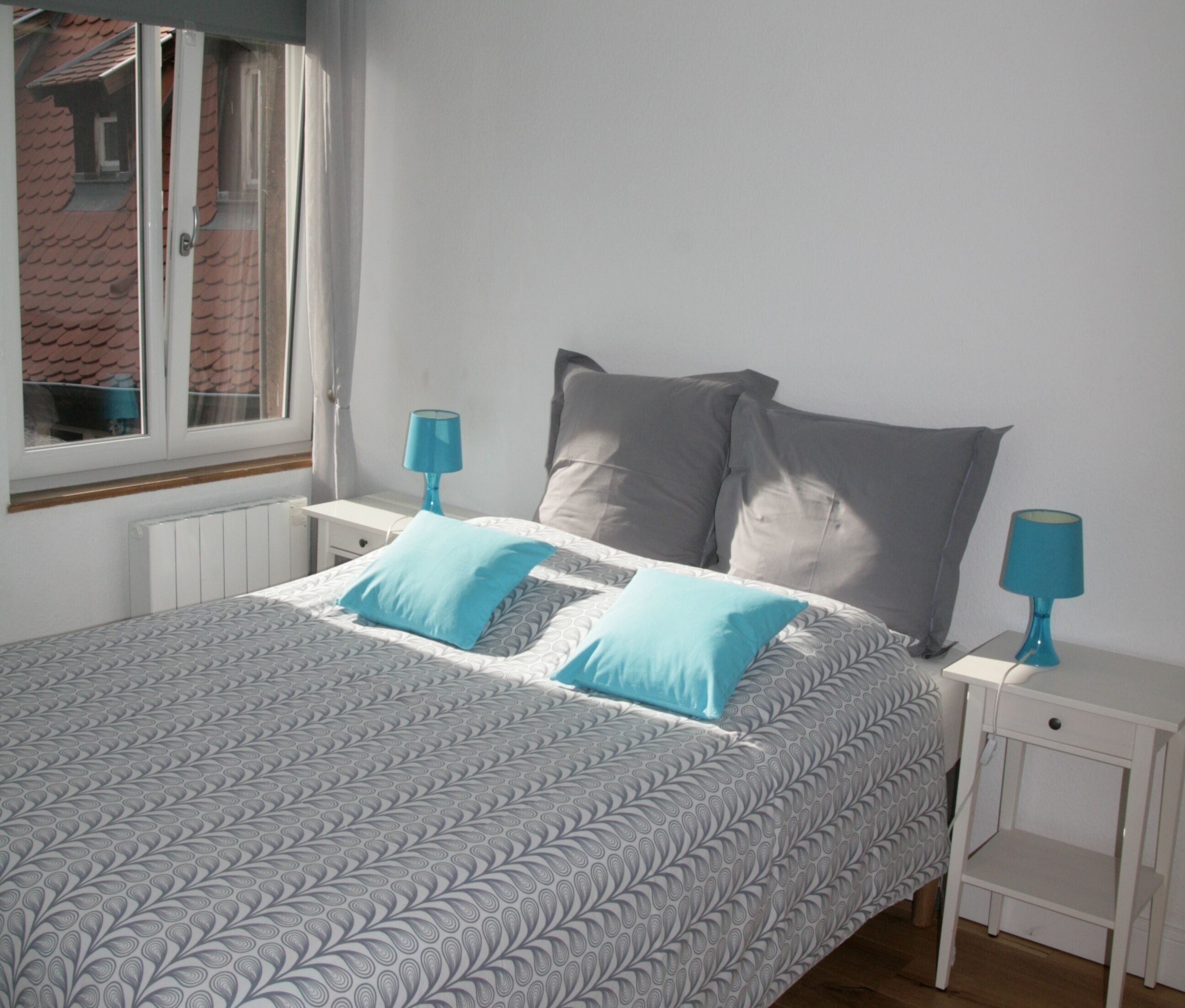 NEW quiet, comfortable & bright 2 rooms appt close to Cathedral
