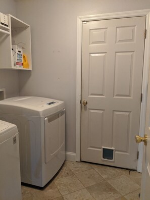 Interior - The Retreat (Yulee)