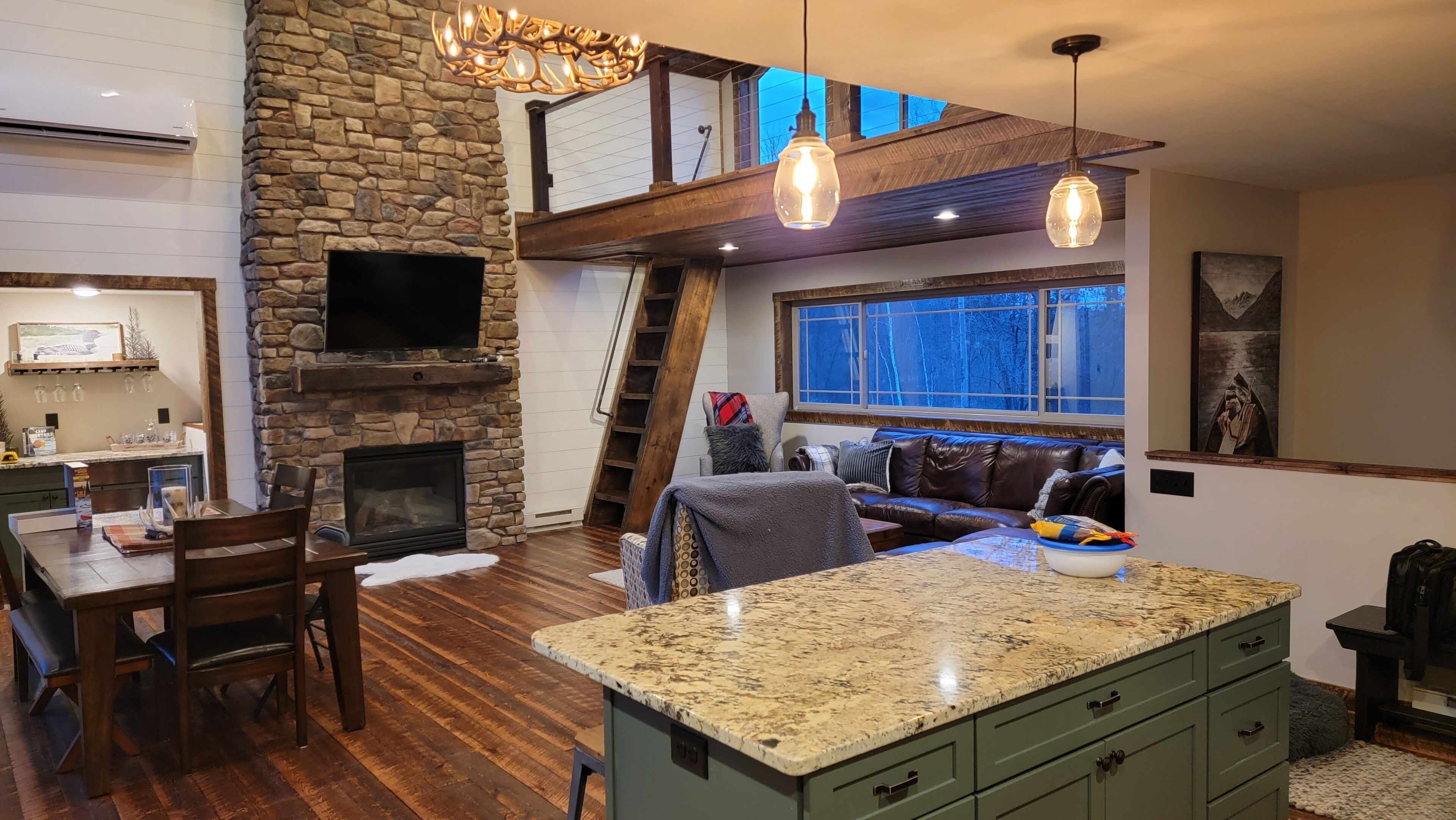 Private Newly Built Woman Lake Cabin with Detached Barn Style Bunk House