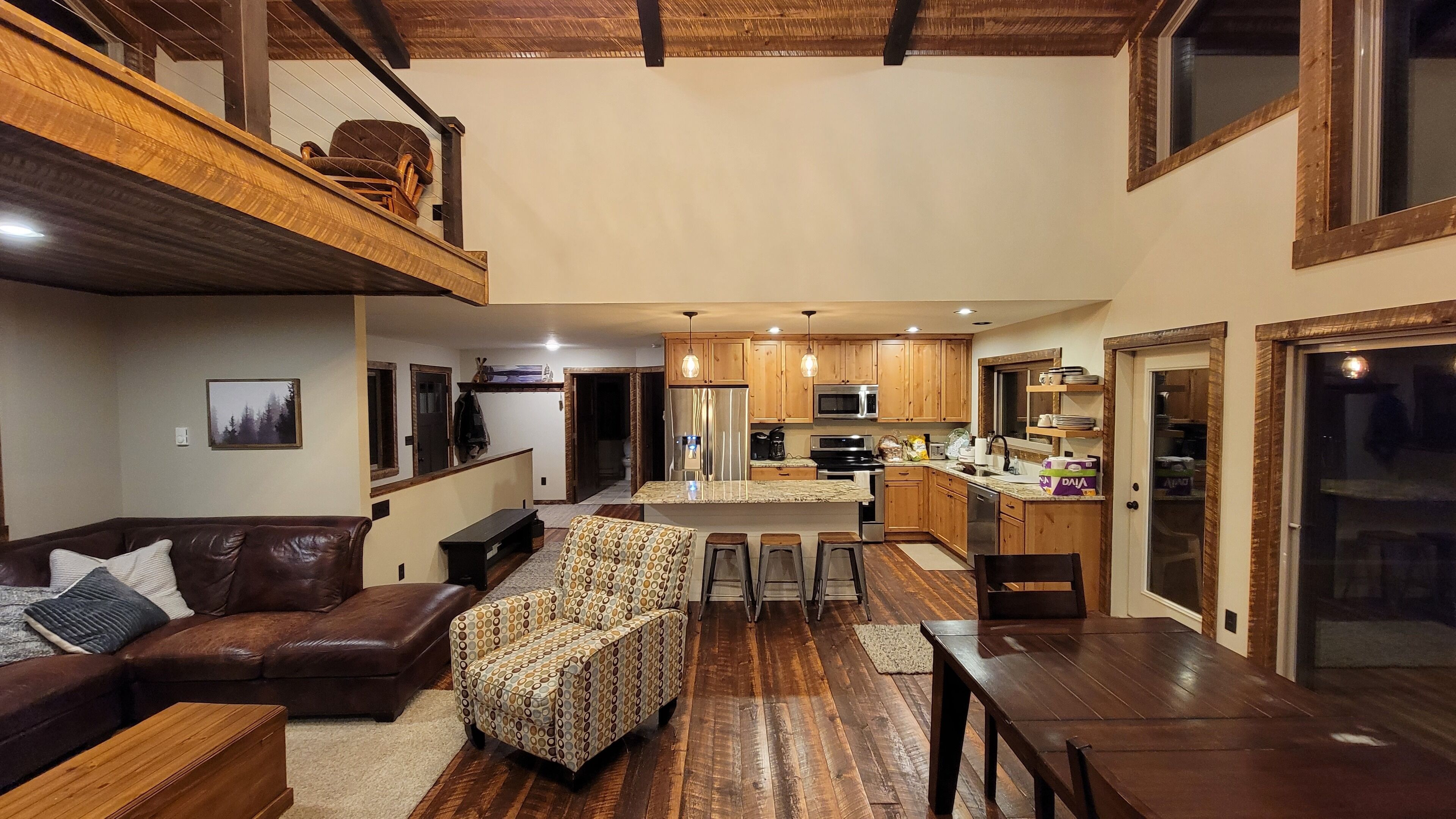 Private Newly Built Woman Lake Cabin with Detached Barn Style Bunk House