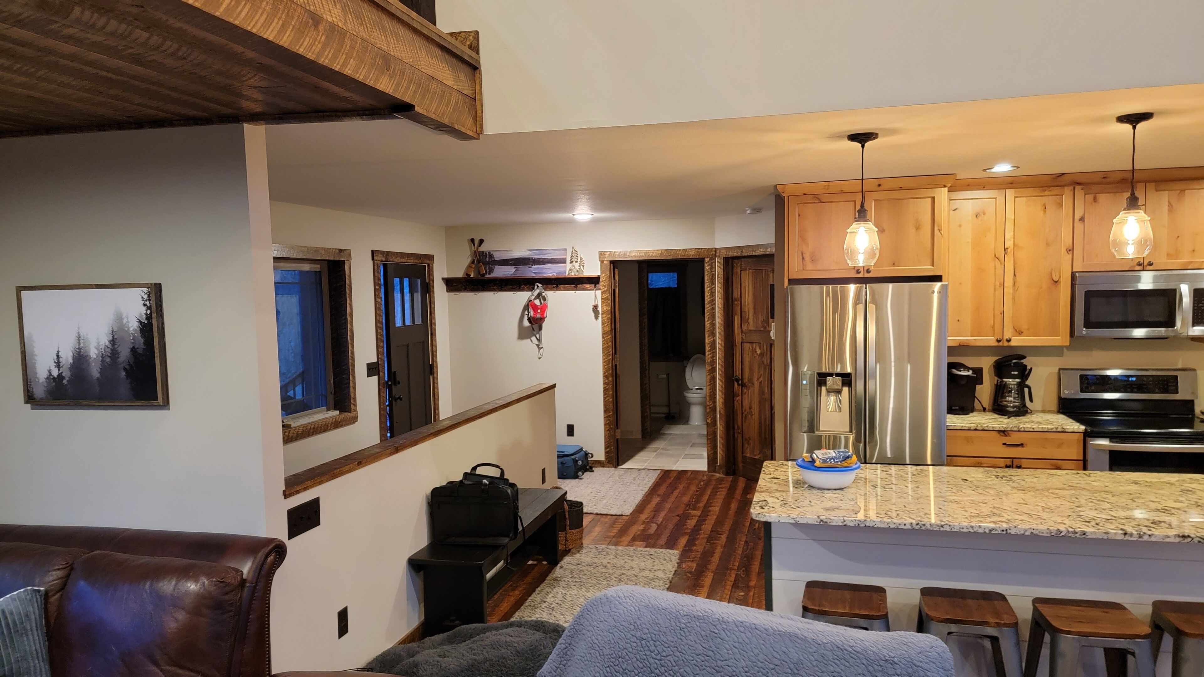 Private Newly Built Woman Lake Cabin with Detached Barn Style Bunk House