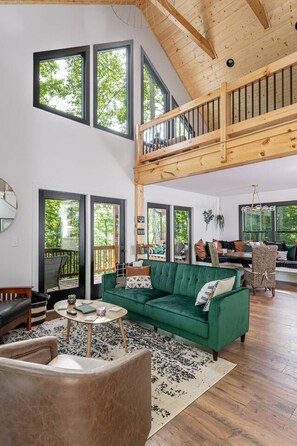 Smart-tv och eldstad