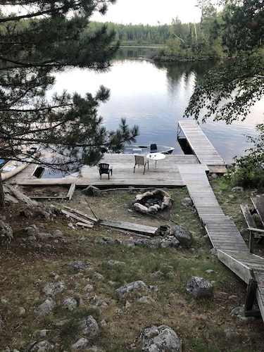 Escape to cozy remote cabin on lake with beautiful views