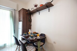 Design Apartment | Private kitchen | Full-size fridge, oven, stovetop, cookware/dishes/utensils - Bijoux Maison by Corfu Escapes (Corfu)