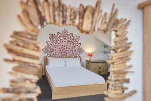 House | 3 bedrooms, individually decorated, individually furnished - The Green (Whitby)