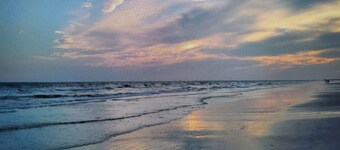 Salty Livin & Golf Retreat. Your Relaxing, Stress Free Vacation Awaits You!!