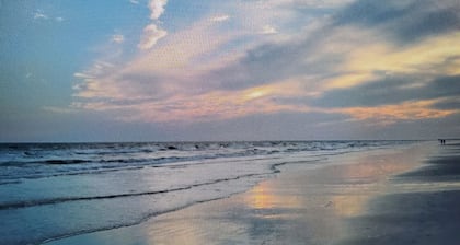 Salty Livin & Golf Retreat. Your Relaxing, Stress Free Vacation Awaits You!!