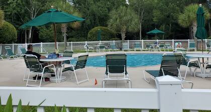 Salty Livin & Golf Retreat. Your Relaxing, Stress Free Vacation Awaits You!!