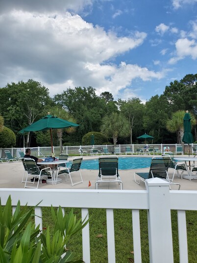 Salty Livin & Golf Retreat. Your Relaxing, Stress Free Vacation Awaits You!!