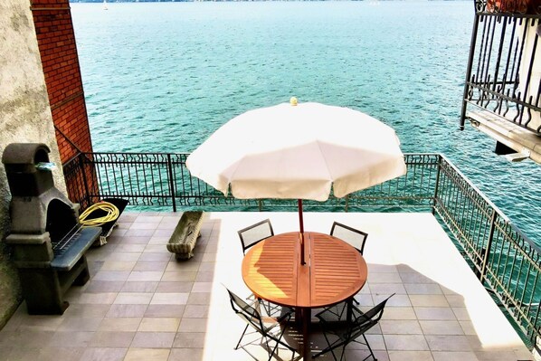 Outdoor dining - VILLA MARIA by Design Studio (Bellano)