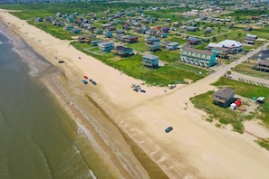 Beach - Salty Suites, beachfront, opt golf cart (Bolivar Peninsula)