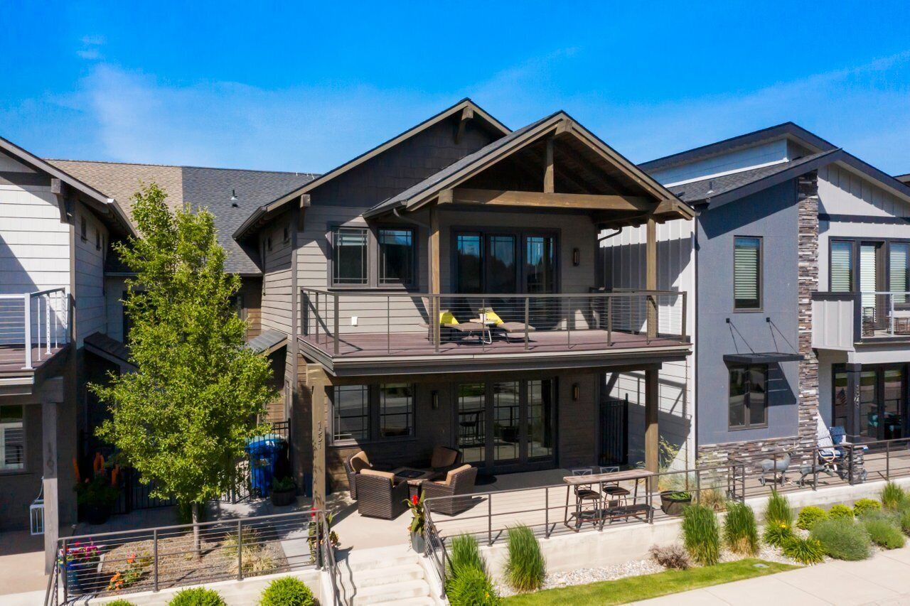 GORGEOUS Secondary Waterfront Home walkable to shops, reataurants and beach. 