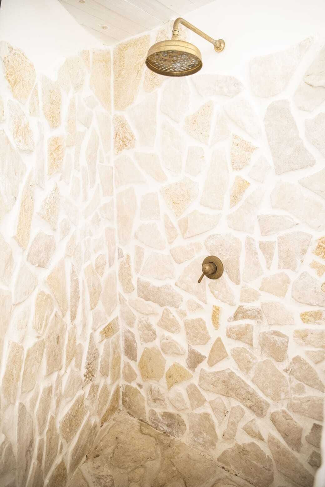 Dusche, Haartrockner, Bidet, Handtücher