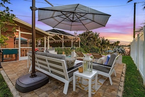 Terrace/patio - Impressive Sunsets, Pet-friendly, Heated Pool- Nostra Palazzo on the Canal - Roelens Vacations (Cape Coral)