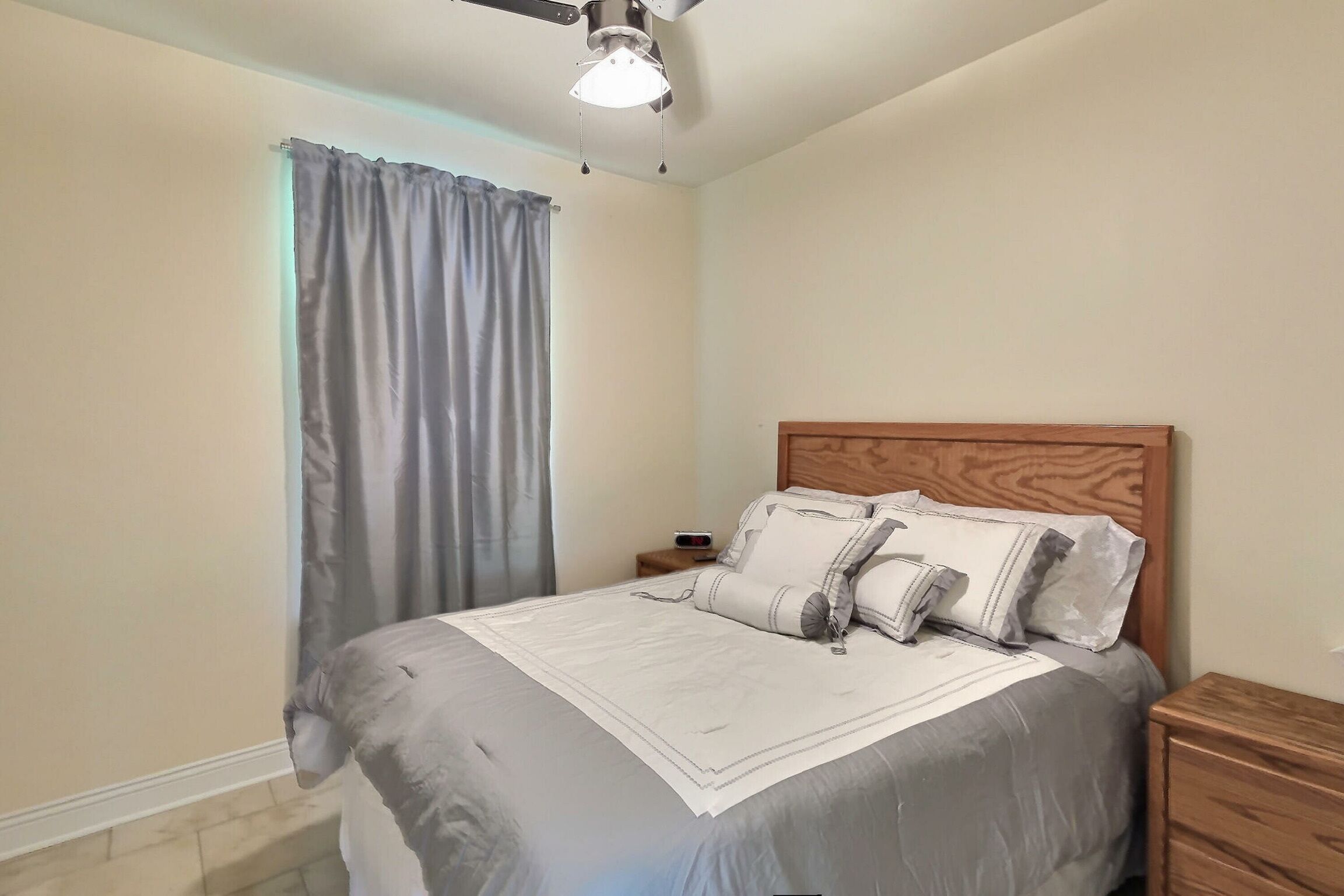 3 bedrooms, WiFi (free), bed sheets