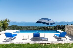 Outdoor pool - Villa Marafen (Corfu)