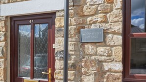 Unclassified image, 5 of 26, button - Wood Street Cottage (Barnard Castle)