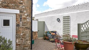 Unclassified image, 2 of 26, button - Wood Street Cottage (Barnard Castle)
