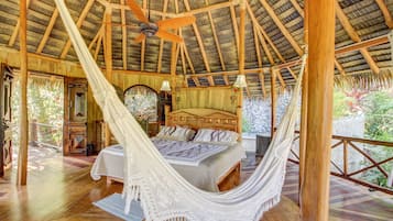 5 bedrooms, WiFi, bed sheets