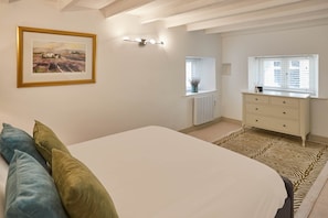 Cottage | 3 bedrooms, iron/ironing board, free WiFi, bed sheets