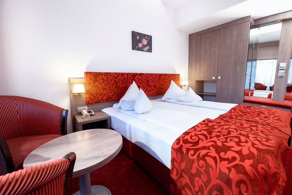 Kamar Standar | Minibar, meja kerja, ruang kerja ramah laptop, dan Wi-Fi gratis