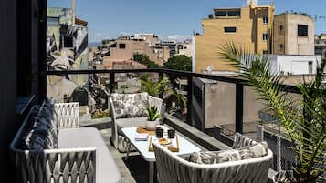 Suite Luxe, bain Ă remous, vue ville | Balcon