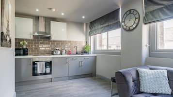 Apartment, Private Bathroom (One Bedroom with Shower) | Shared kitchen