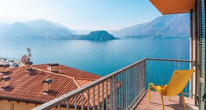 POSTCARD 1 by Design Studio