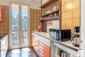 Fridge, microwave, oven, stovetop - Postcard 1 by Design Studio (Fiumelatte)