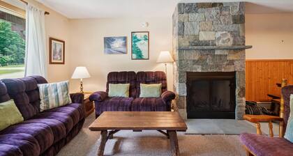 2 bedroom Killington condo with fireplace, kitchen, and Wi-Fi.