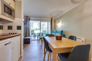 Interior - Le Zeste - Terrasse et piscine partagée (Soustons)