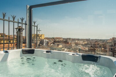 Hotel 77 Seventy-Seven