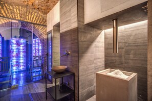 Sauna, hot tub, steam room - Hotel 77 Seventy-Seven (Rome)