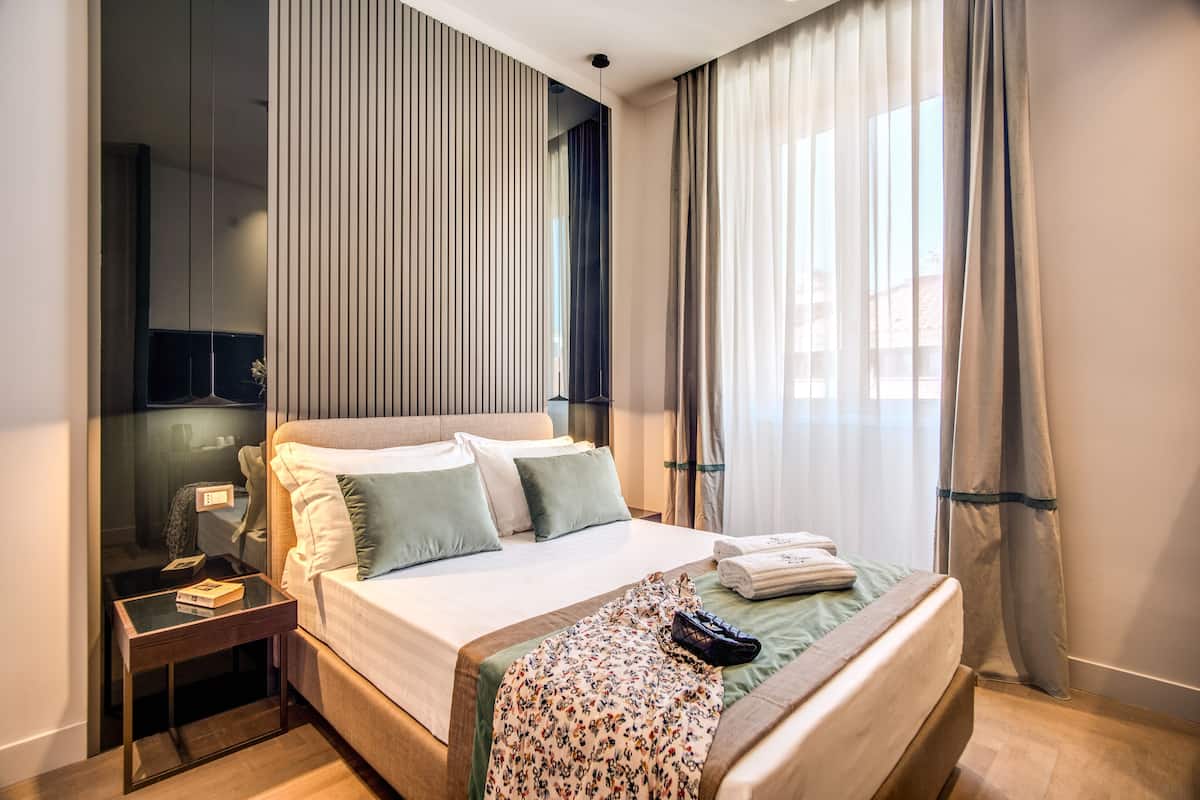 2 slaapkamers, een minibar, een kluis op de kamer, een bureau