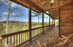 Terrace/patio - Luxury Mountain Cabin with Stunning Panoramic Views (Blue Ridge)