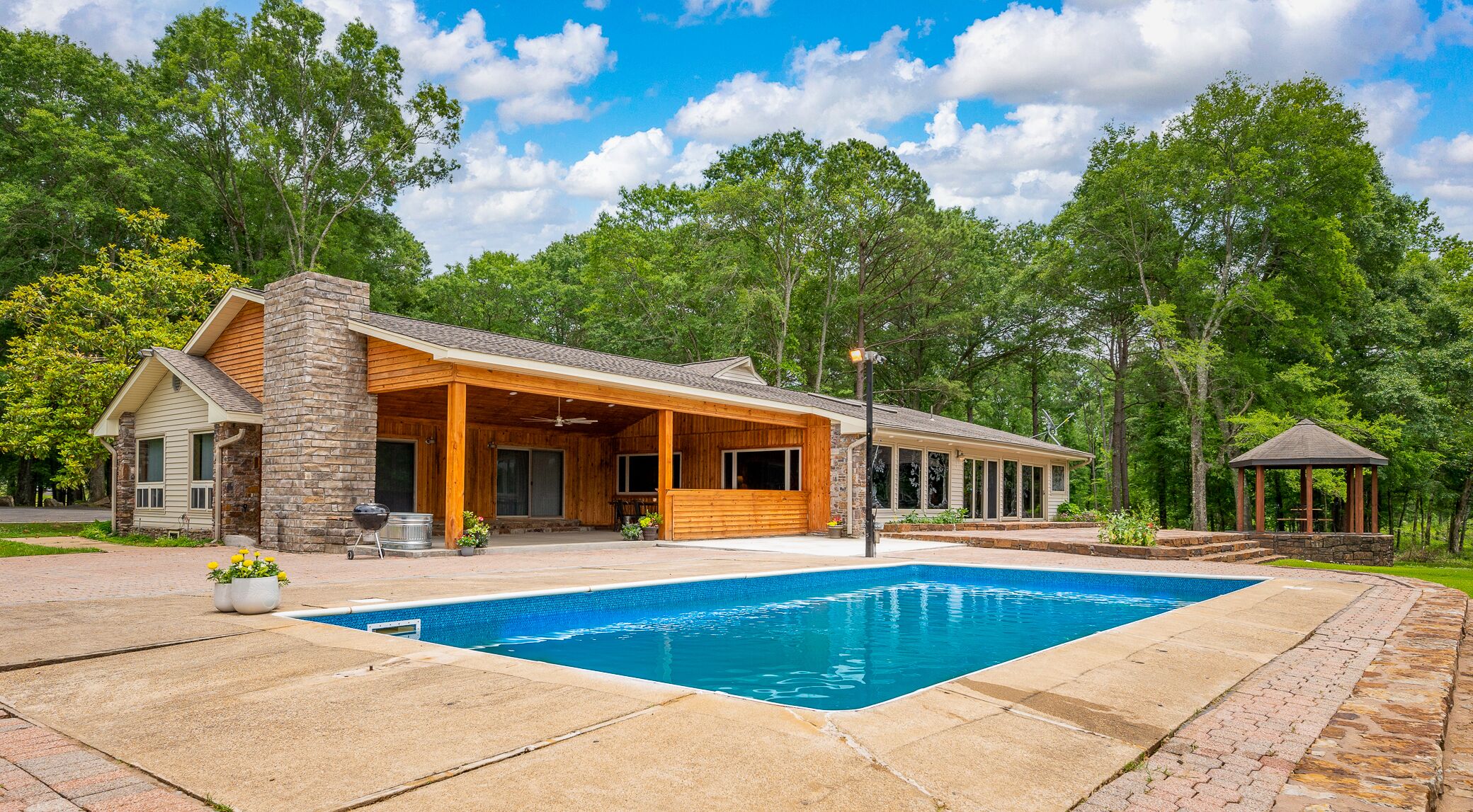 Welcome to Sunshine Lodge ☀️ Sauna, Game Barn, & Extra Cabin!