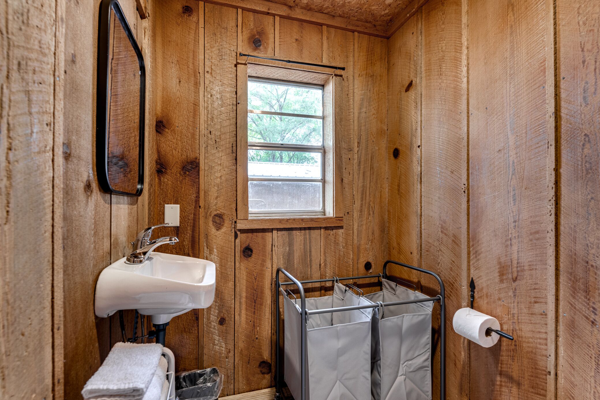 Welcome to Sunshine Lodge ☀️ Sauna, Game Barn, & Extra Cabin!