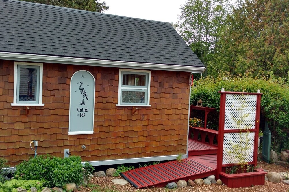 Private Cottage suitable for only 2 adults.