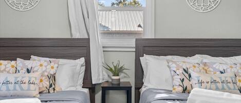 2 dormitoris, escriptori i planxa i posts de planxar