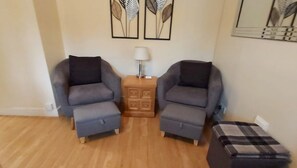 1 bedroom, iron/ironing board, free WiFi, bed sheets - Atholl Rd Self Catering - 127 Central Location (Pitlochry)