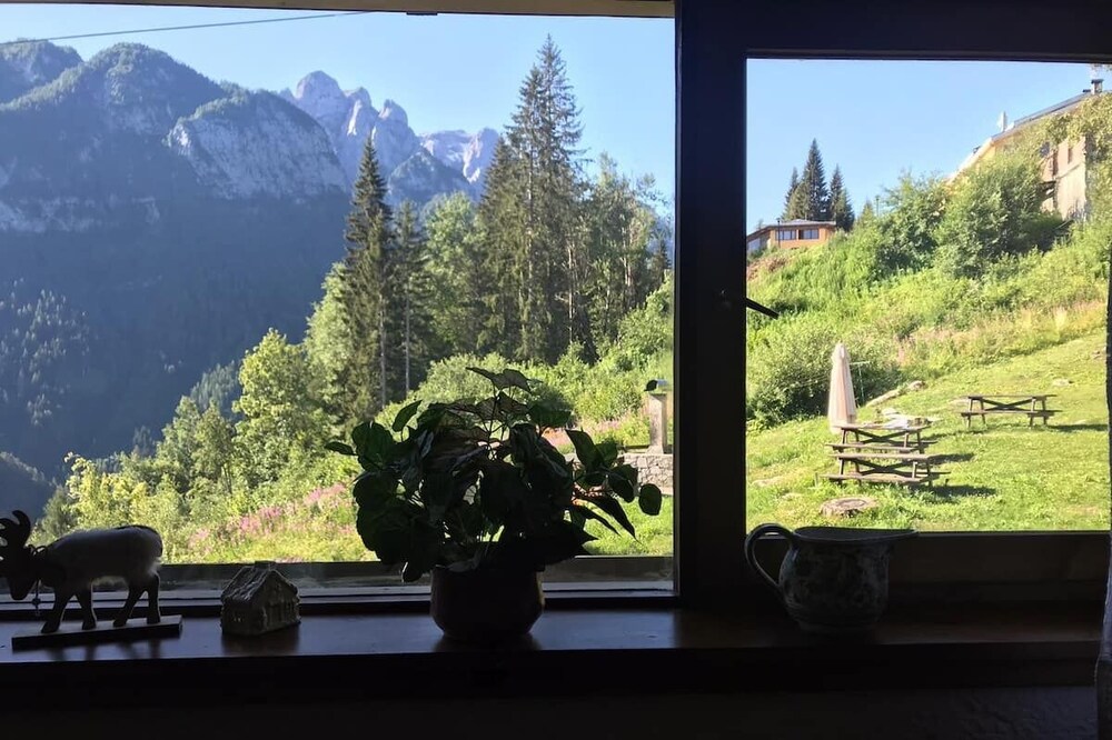 Casa Sergio con Splendida Vista sul Sasso Rosso